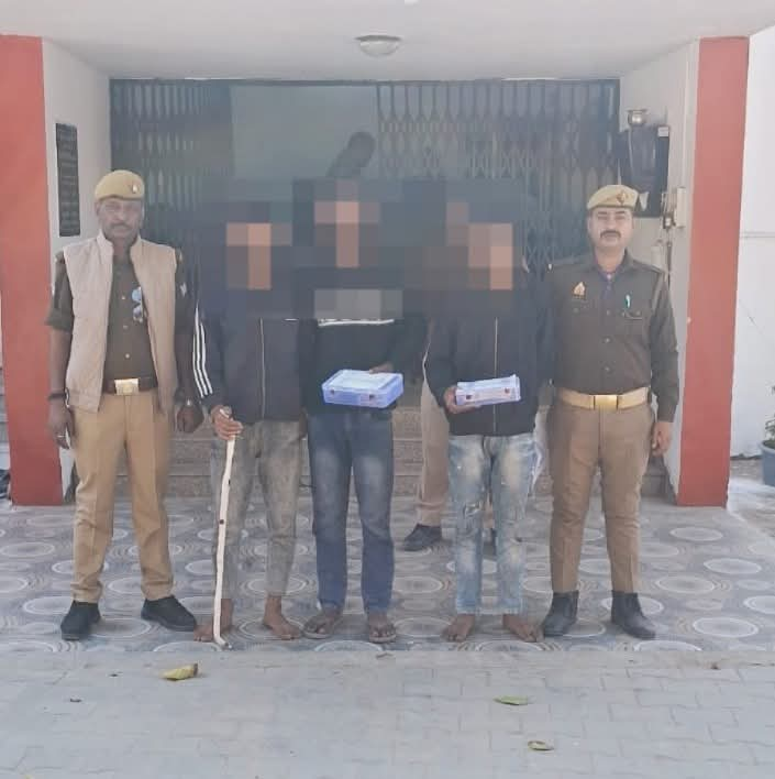 शाहगंज पुलिस की सक्रियता से चोरी करने की योजना विफल, तीन गिरफ़्तार